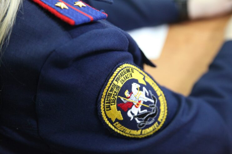 В Тверской области пьяный мужчина скинул соседа в лестничный пролет