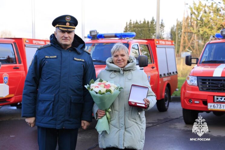 Пенсионерка из Ржева получила медаль МЧС за спасение ребенка