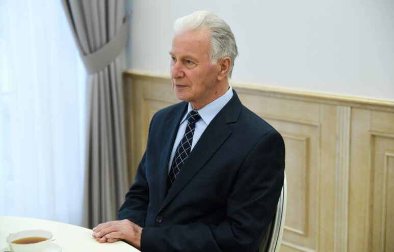 Первому главе Тверской области Владимиру Суслову исполнилось 85 лет Первому главе Тверской области Владимиру Суслову исполнилось 85 лет