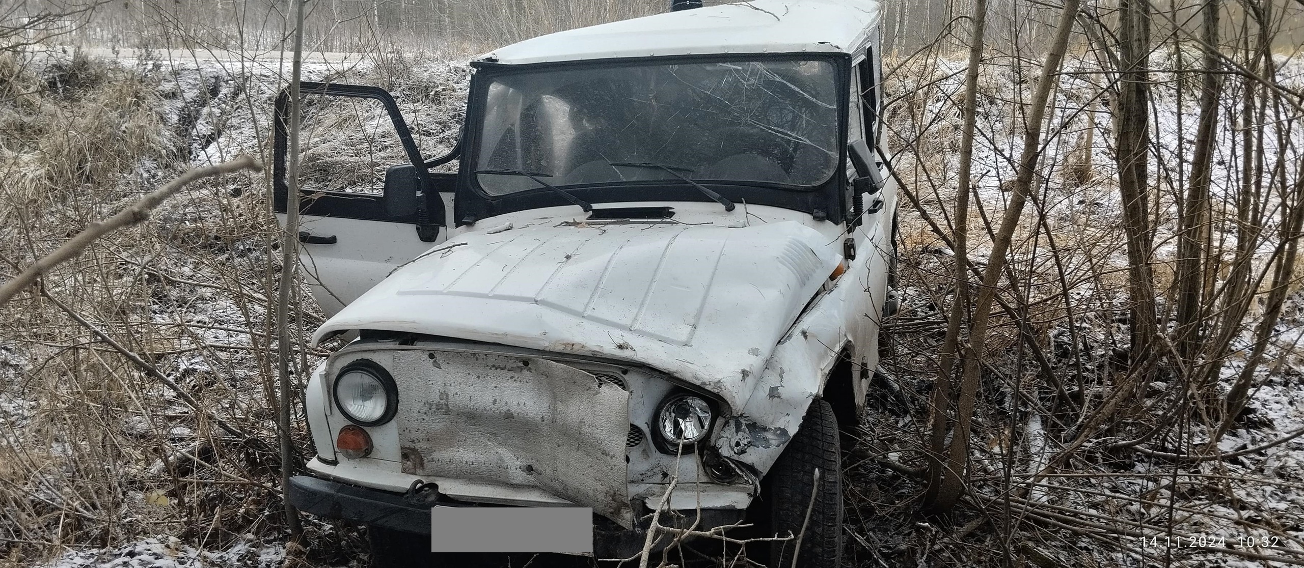 В Тверской области УАЗ уехал в кювет - пострадали два человека В Тверской области УАЗ уехал в кювет - пострадали два человека