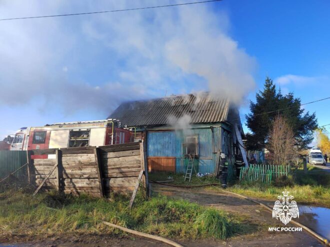 В Твери на улице Можайского загорелся жилой дом