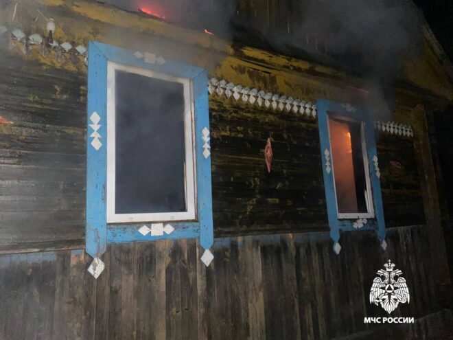 Пожар полностью уничтожил дом в Тверской области