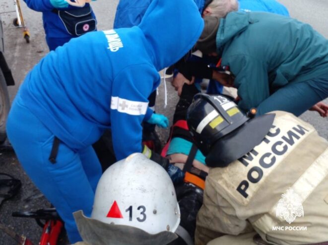 В Тверской области сотрудники МЧС ликвидировали последствия ДТП В Тверской области сотрудники МЧС ликвидировали последствия ДТП