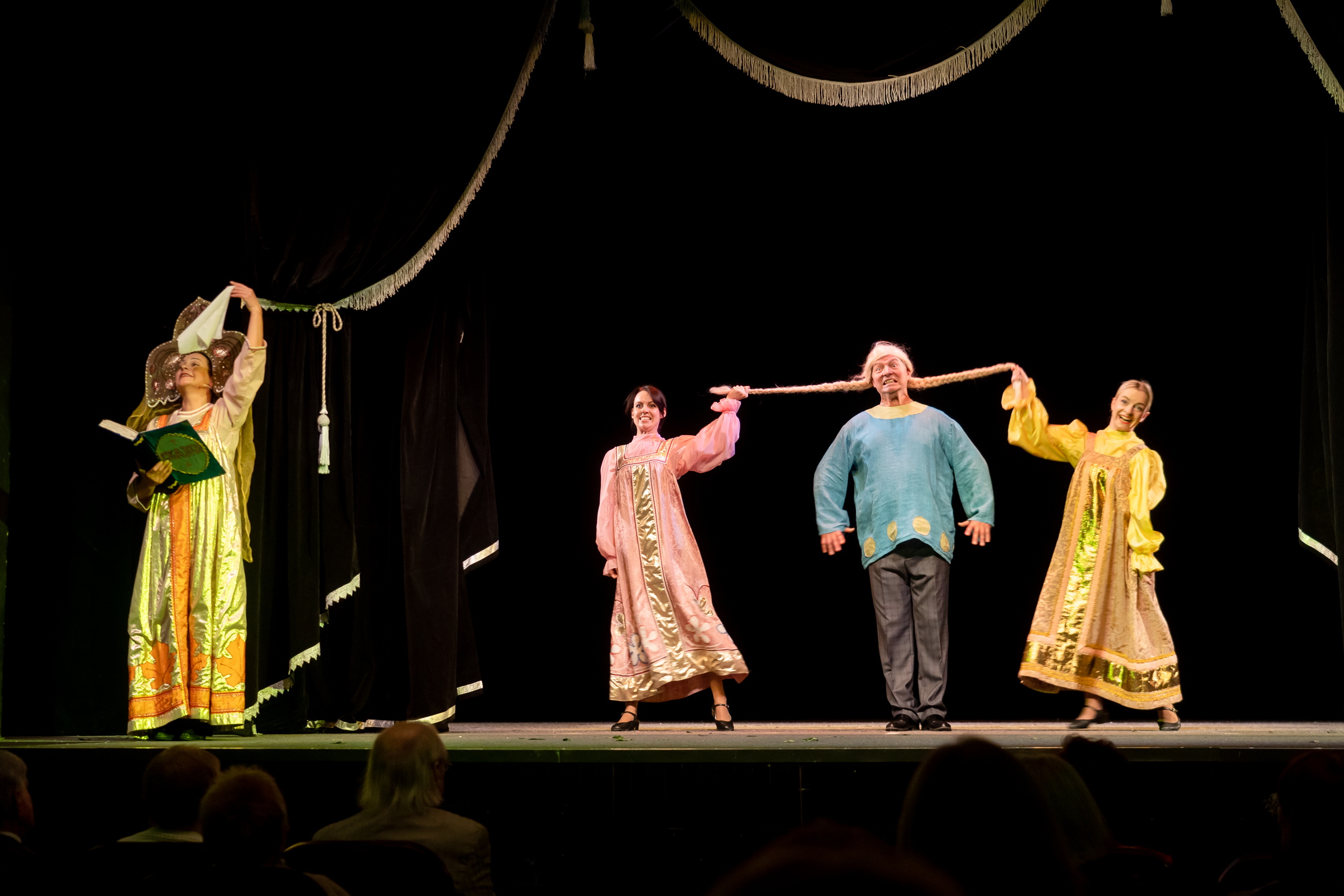 80 лет - всё ещё впереди: Театр кукол ярко отметил юбилей