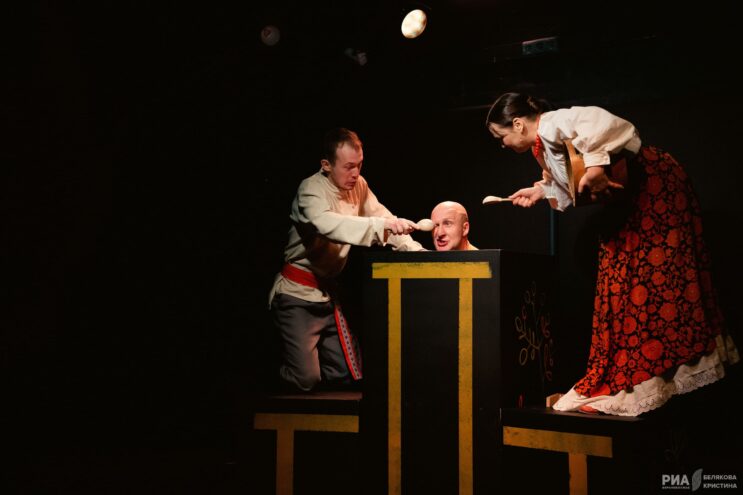 Докатился: В Тверском ТЮЗе осовременили "Колобка" Докатился: В Тверском ТЮЗе осовременили "Колобка"