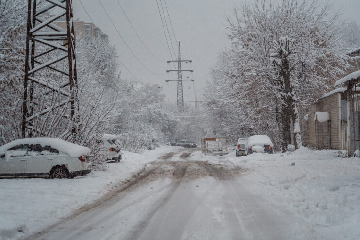 Продолжаются работы по восстановлению электроснабжения в Тверской области