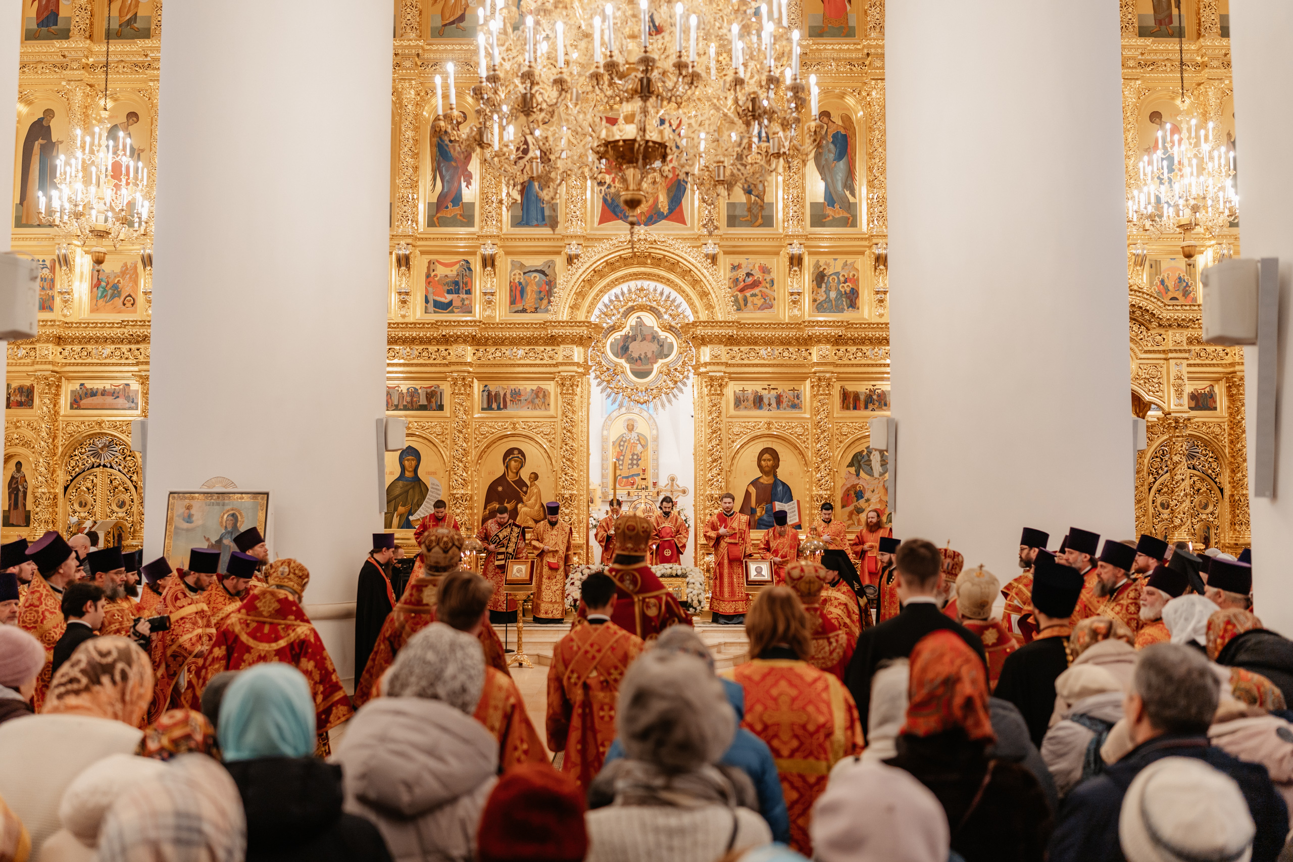 Большой фоторепортаж с литургии в День памяти Михаила Тверского