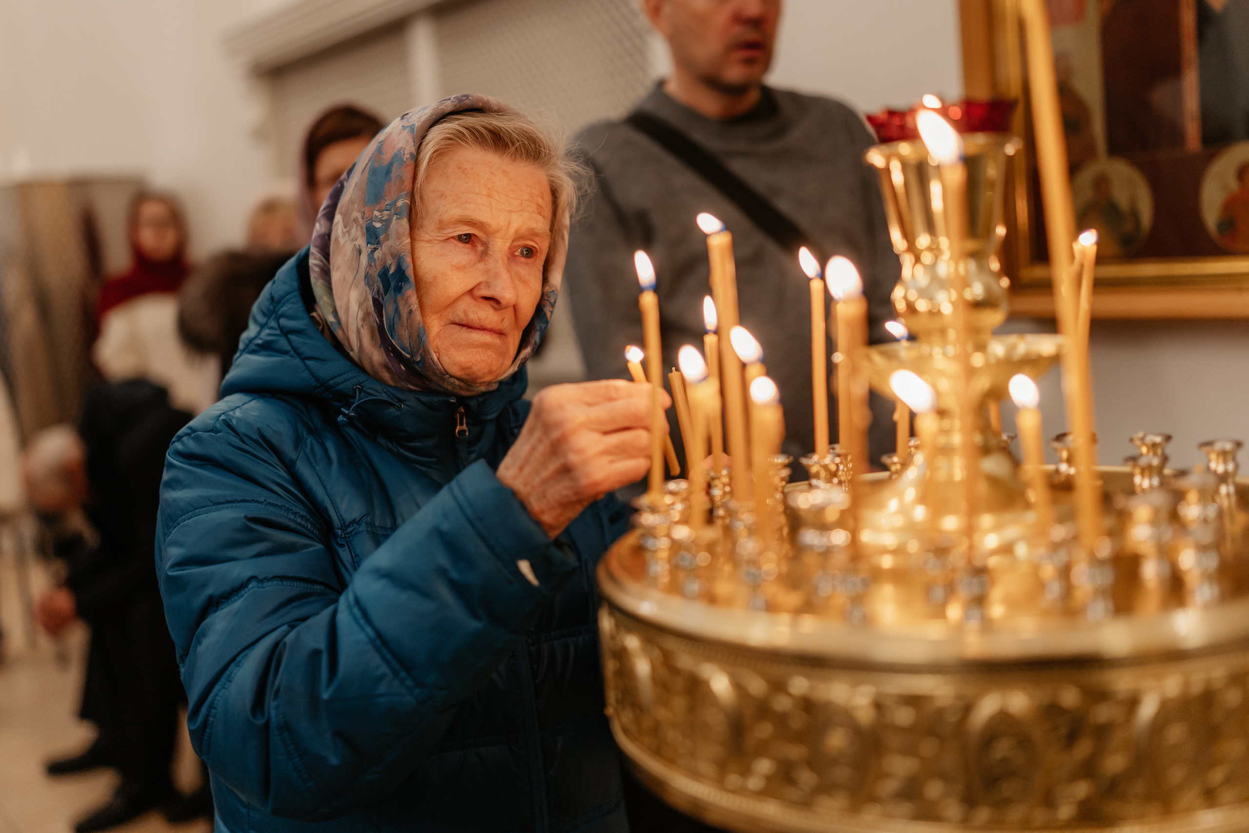 Большой фоторепортаж с литургии в День памяти Михаила Тверского