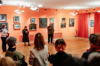 Бисер жизни: В Твери открылась выставка Народного художника России Сергея Гавриляченко