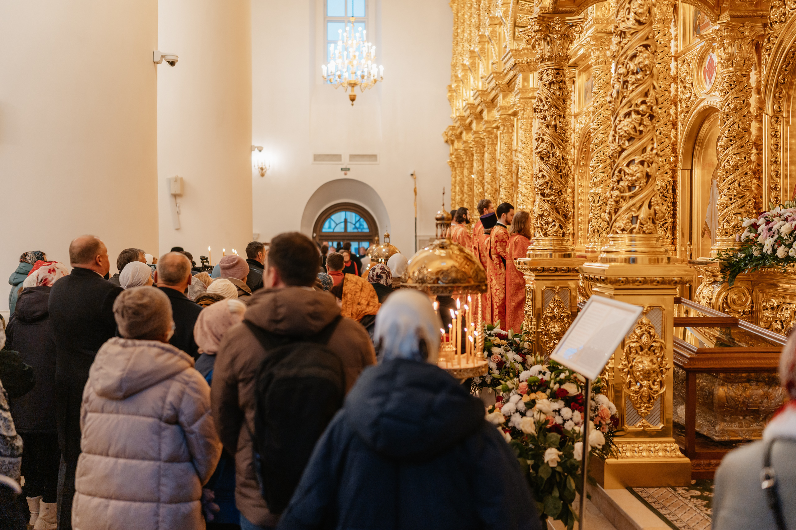 Большой фоторепортаж с литургии в День памяти Михаила Тверского