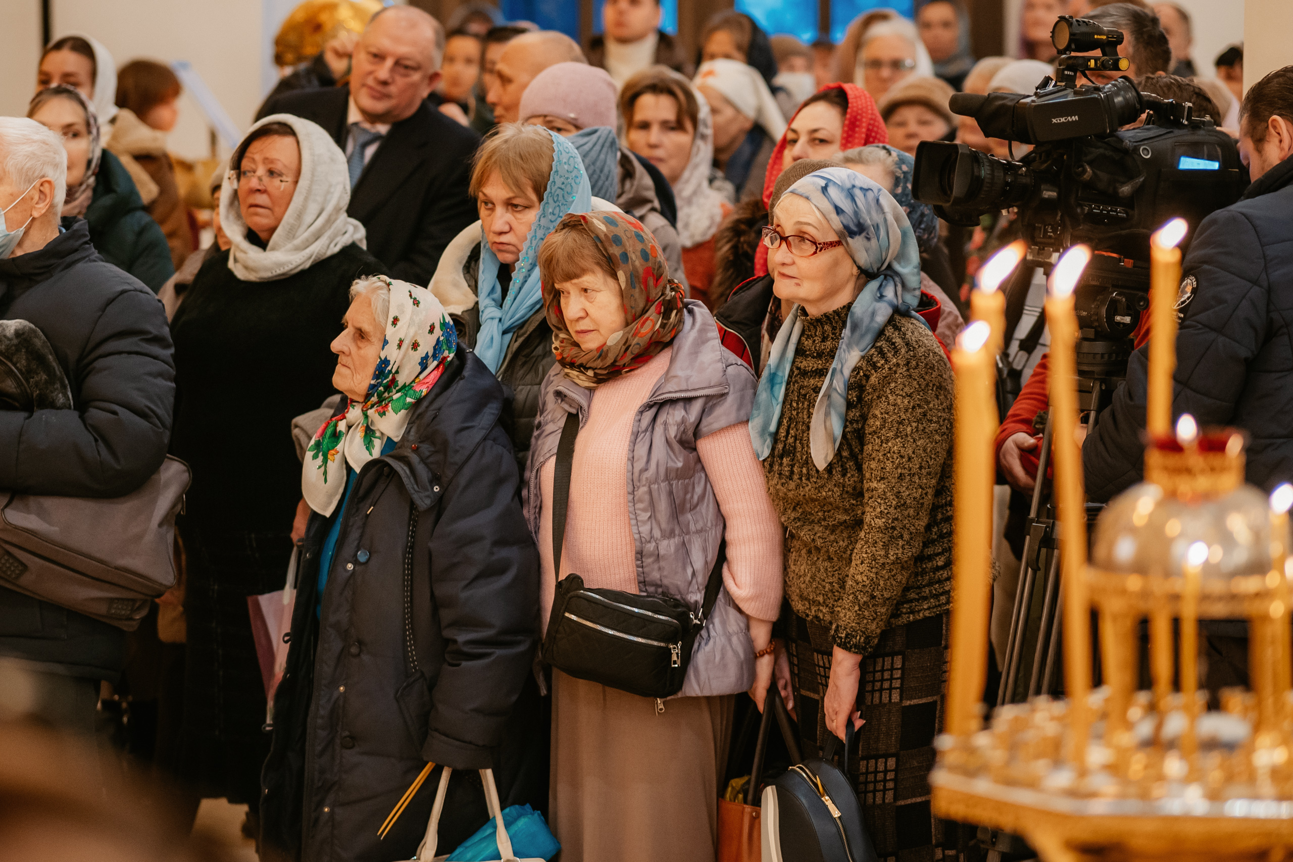 Большой фоторепортаж с литургии в День памяти Михаила Тверского