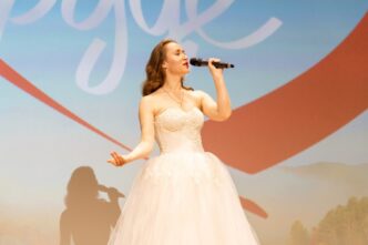 Тверская певица выступила на конкурсе красоты в Ярославле Тверская певица выступила на конкурсе красоты в Ярославле