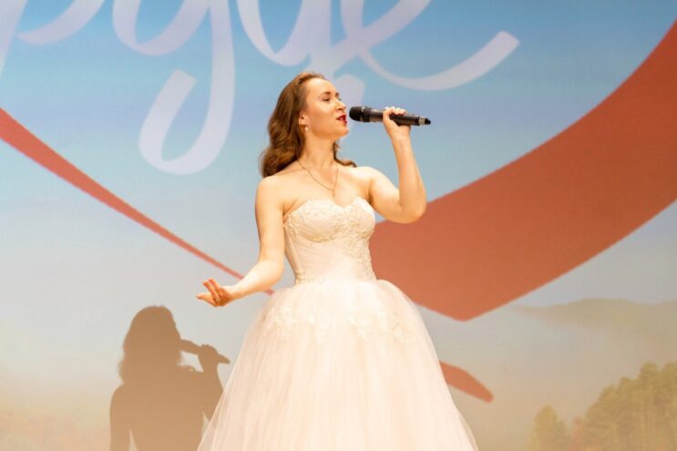 Тверская певица выступила на конкурсе красоты в Ярославле Тверская певица выступила на конкурсе красоты в Ярославле