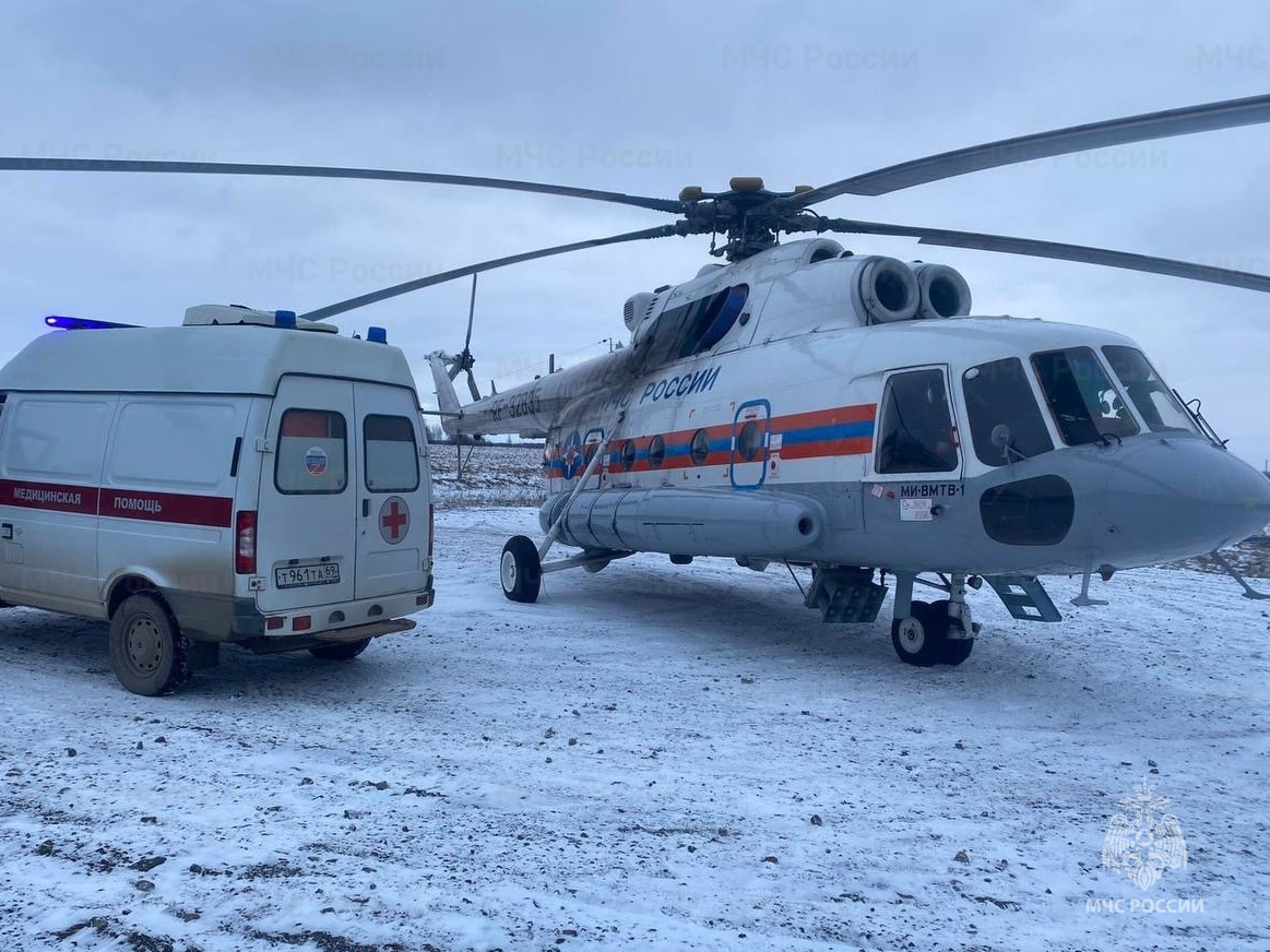 Пациента из Бежецкого округа на вертолете доставили в Тверь Пациента из Бежецкого округа на вертолете доставили в Тверь