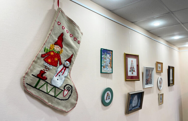 Жителей Твери приглашают на выставку вышитых работ «Взгляд на мир моими руками» Жителей Твери приглашают на выставку вышитых работ «Взгляд на мир моими руками»