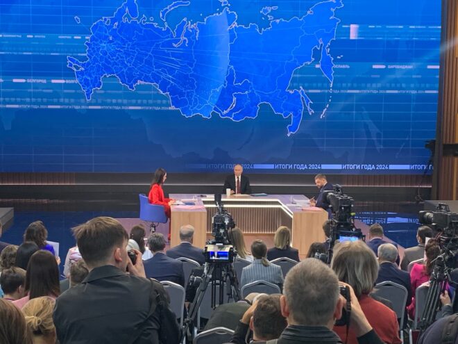 «Девочки нужны. Девушки»: Владимир Путин ответил на вопрос о демографии