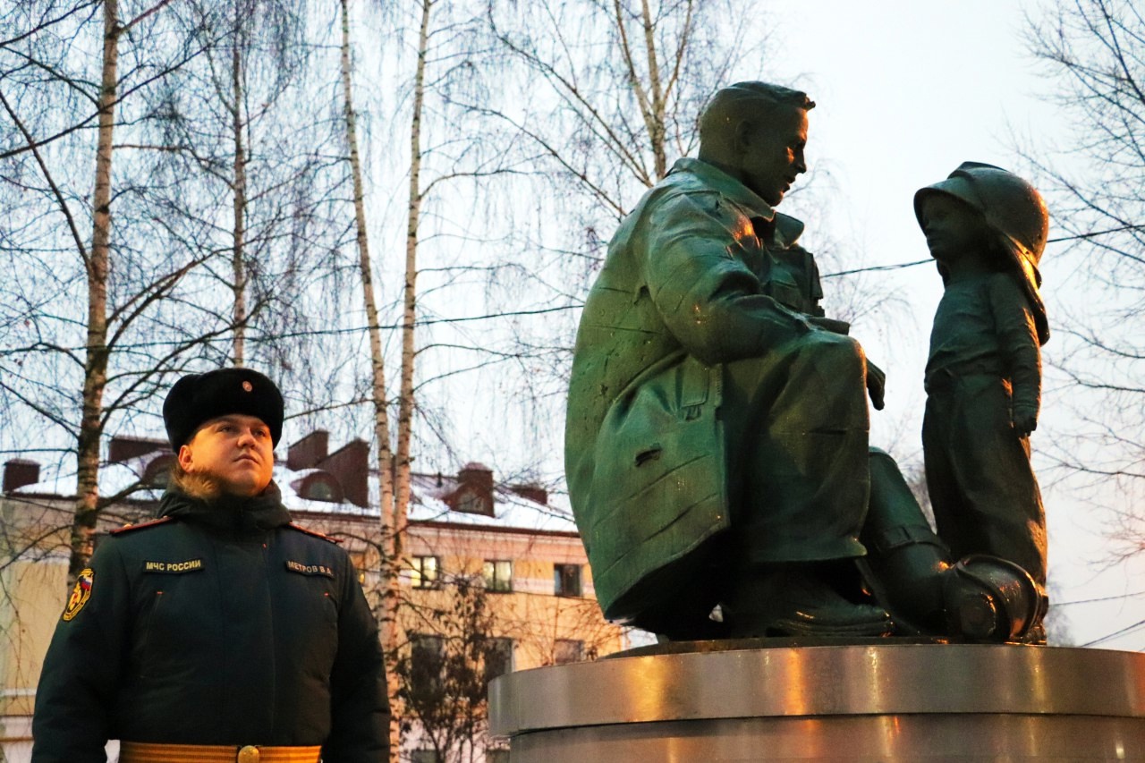 В честь Дня спасателя в Тверской области наградили лучших сотрудников МЧС