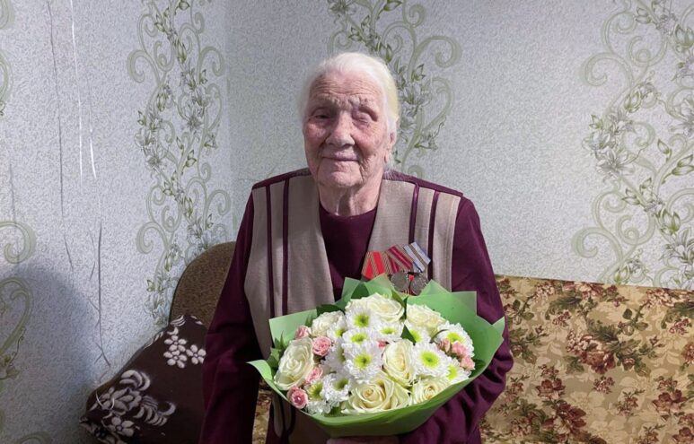 Игорь Руденя поздравил со 100-летним юбилеем ветерана Великой Отечественной войны Варвару Николаевну Бурцеву
