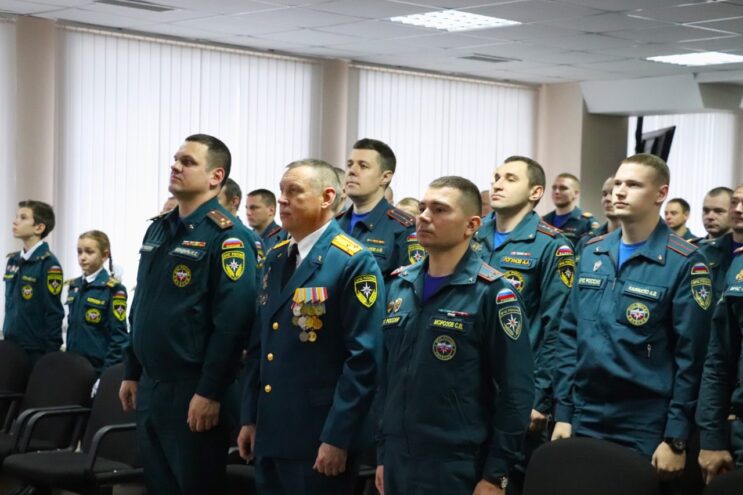 В честь Дня спасателя в Тверской области наградили лучших сотрудников МЧС В честь Дня спасателя в Тверской области наградили лучших сотрудников МЧС