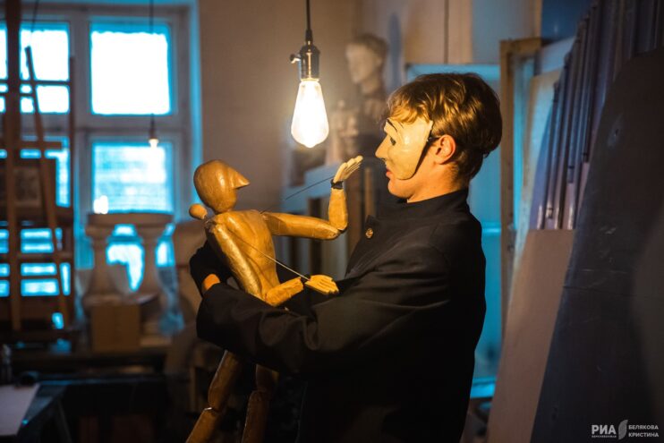 Жителей Твери приглашают на мистический спектакль-променад по театру Жителей Твери приглашают на мистический спектакль-променад по театру