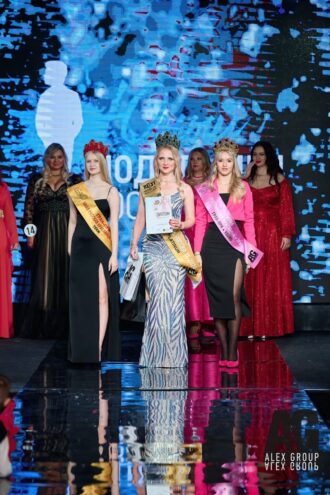 Жительница Твери завоевала корону на конкурсе красоты в столице