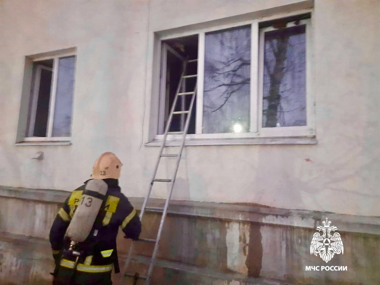 В Тверской области спасли дедушку с внуками В Тверской области спасли дедушку с внуками