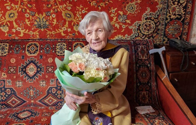 Игорь Руденя поздравил со 101-летием ветерана Великой Отечественной войны, труженицу тыла Нину Васильевну Нечаеву Игорь Руденя поздравил со 101-летием ветерана Великой Отечественной войны, труженицу тыла Нину Васильевну Нечаеву