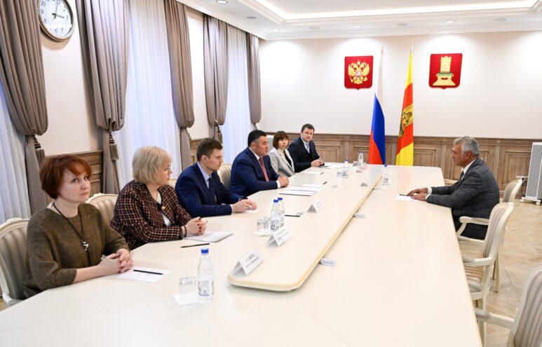 Игорь Руденя провел встречу с руководителем Тверского государственного медицинского университета Александром Сонисом Игорь Руденя провел встречу с руководителем Тверского государственного медицинского университета Александром Сонисом