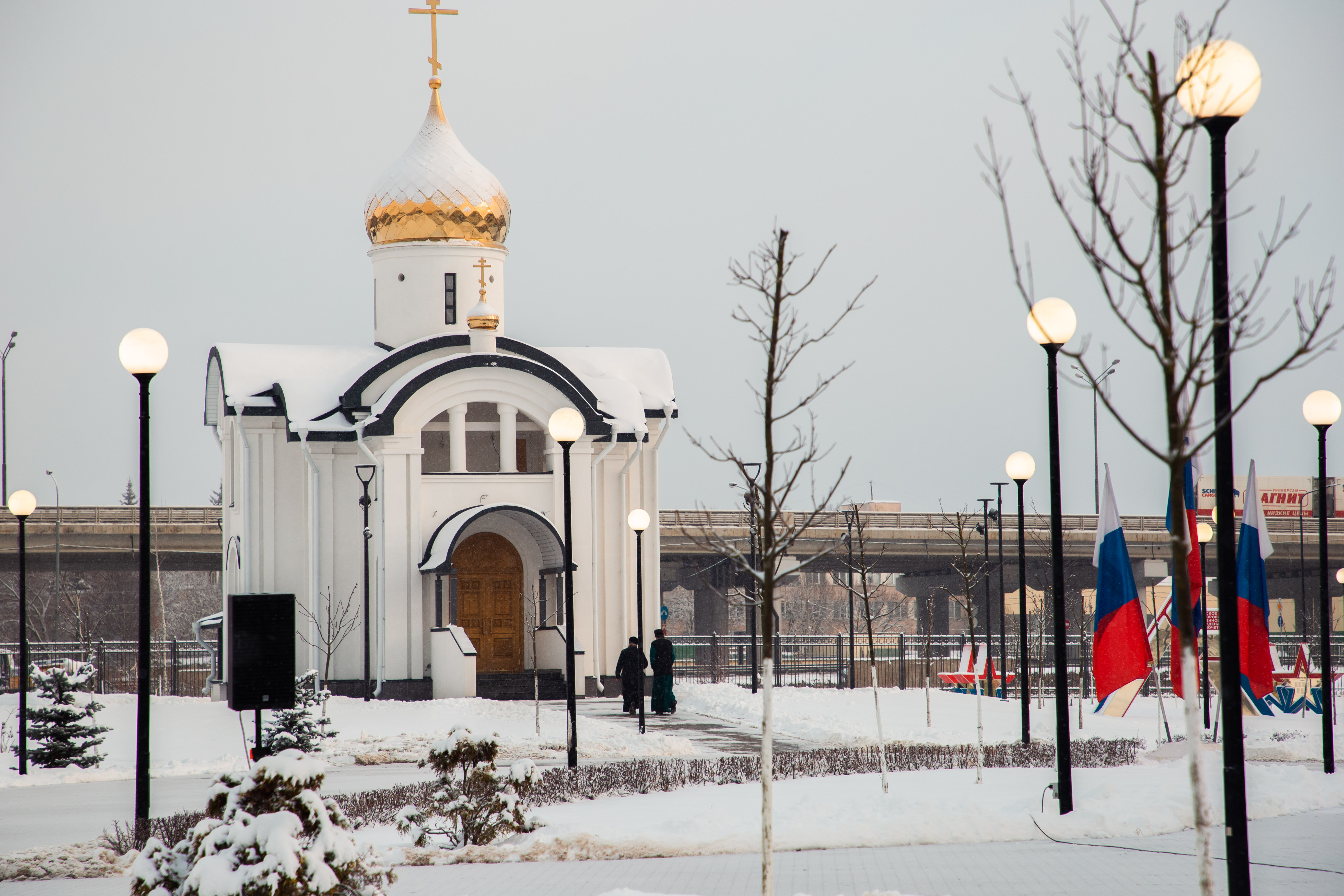 На территории Тверского суворовского училища состоялось торжественное открытие стел погибшим выпускникам, удостоенным звания Героя РФ