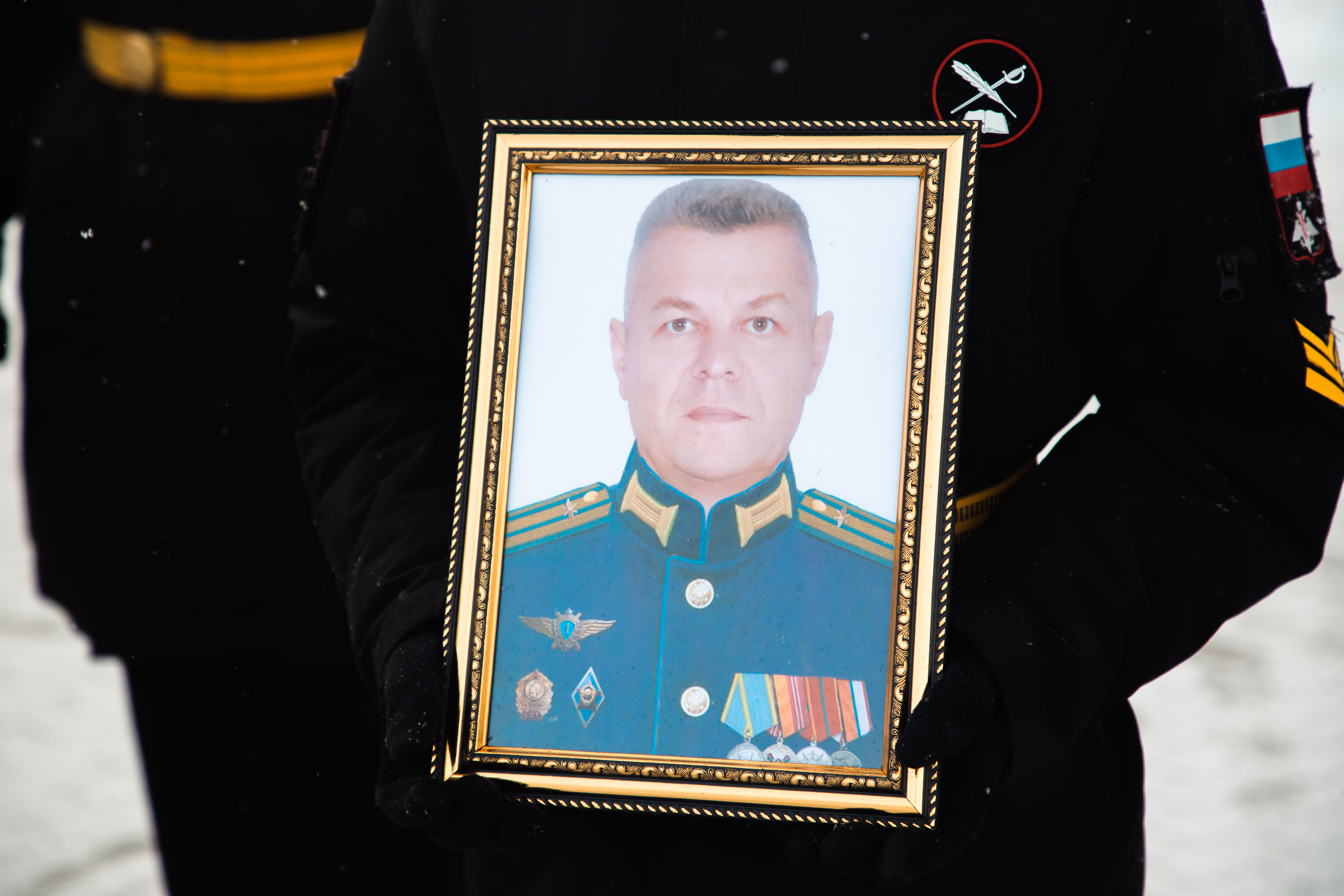 На территории Тверского суворовского училища состоялось торжественное открытие стел погибшим выпускникам, удостоенным звания Героя РФ