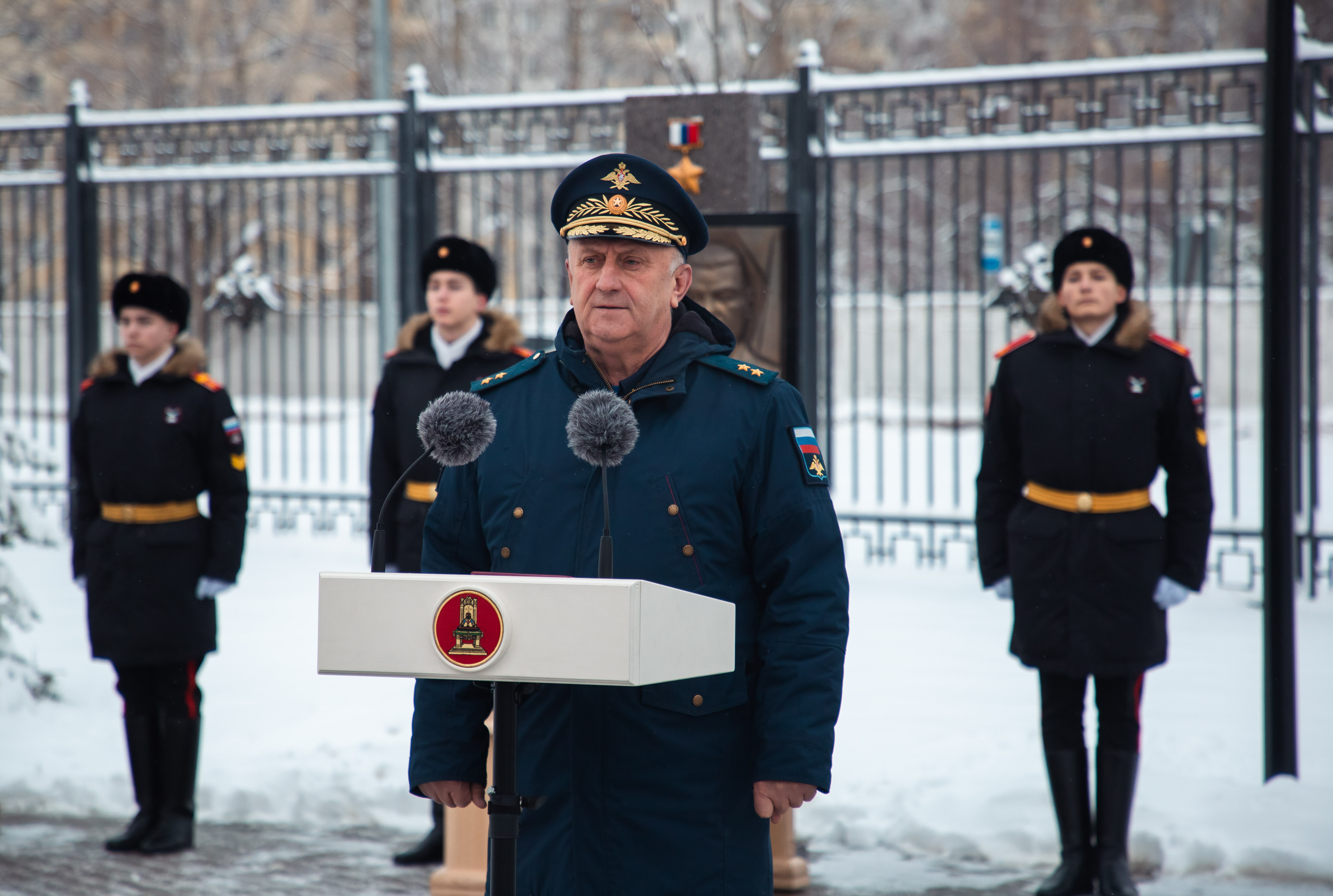 На территории Тверского суворовского училища состоялось торжественное открытие стел погибшим выпускникам, удостоенным звания Героя РФ