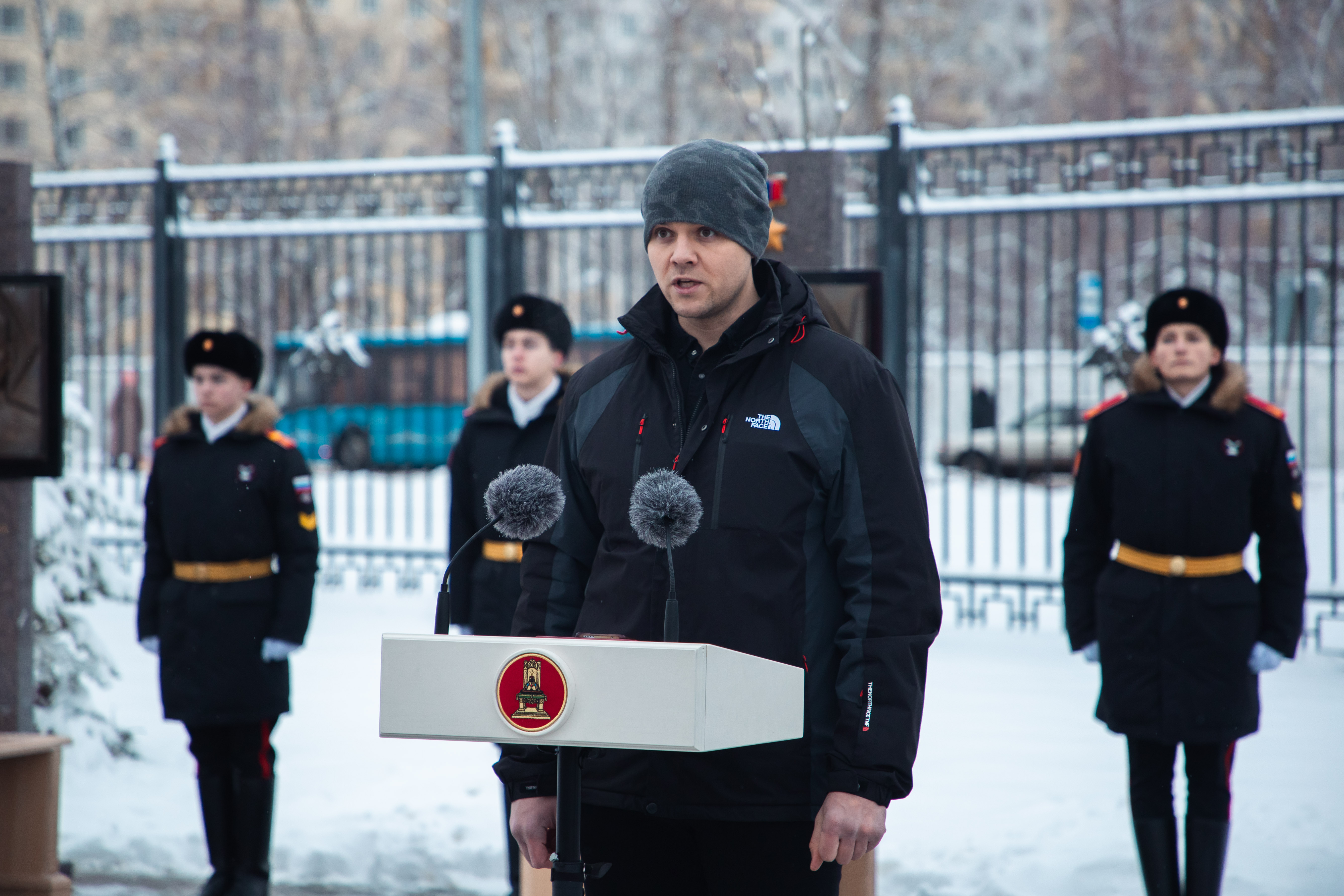 На территории Тверского суворовского училища состоялось торжественное открытие стел погибшим выпускникам, удостоенным звания Героя РФ