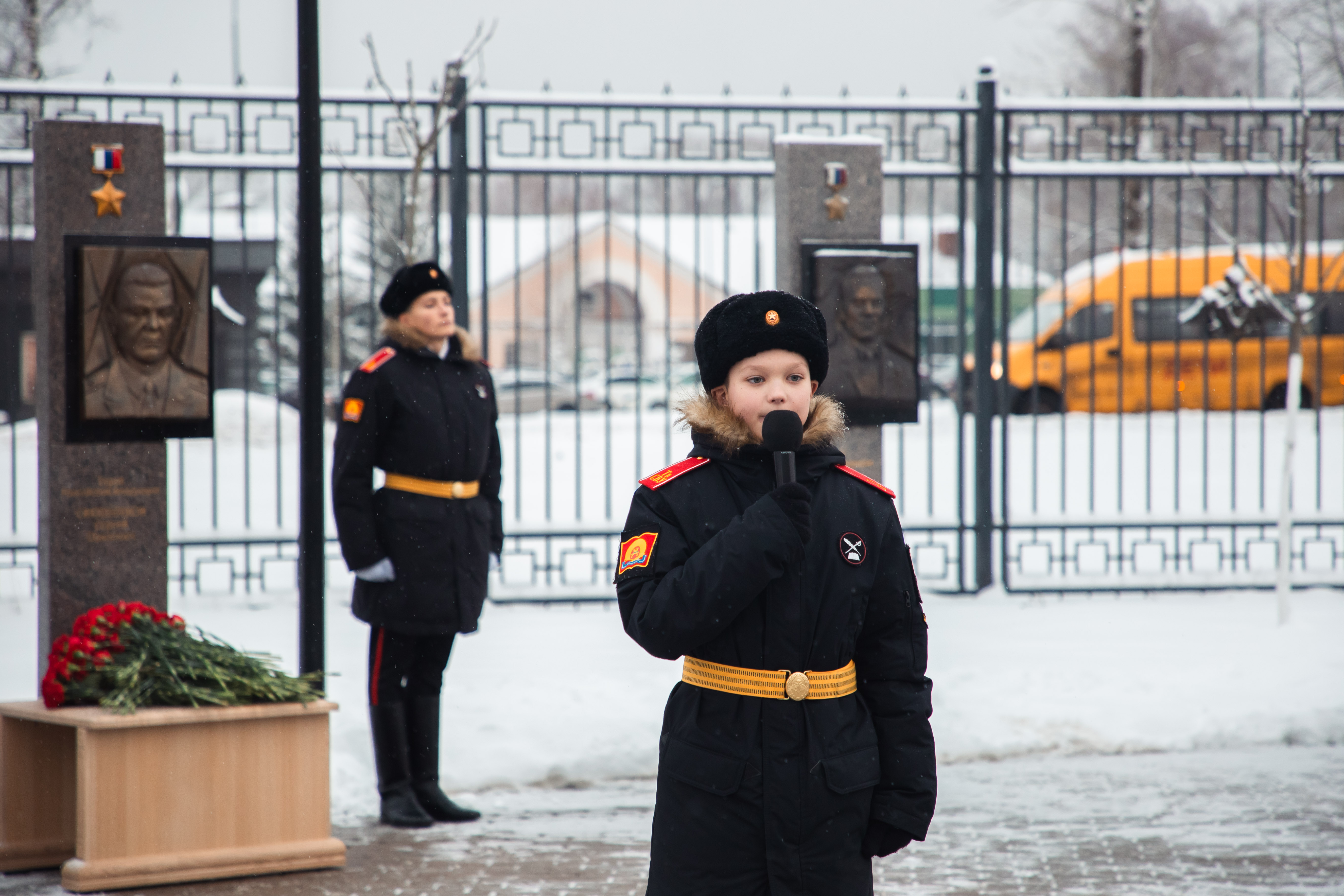 На территории Тверского суворовского училища состоялось торжественное открытие стел погибшим выпускникам, удостоенным звания Героя РФ