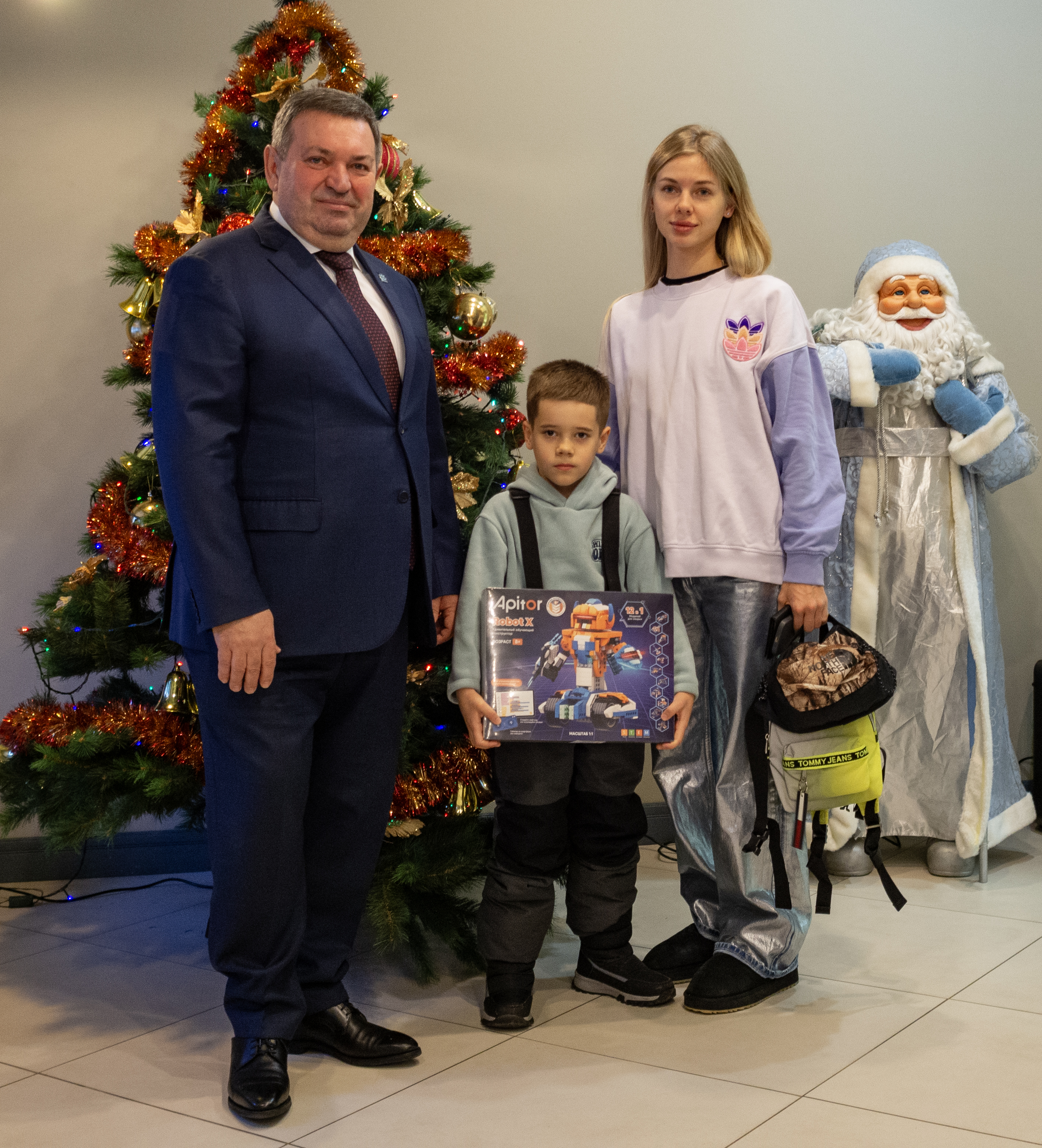 Депутаты Законодательного Собрания Тверской области исполняют новогодние желания детей