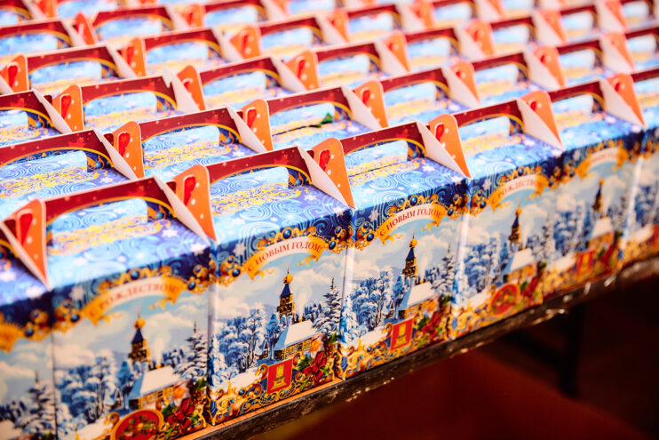 Почти 60 тысяч юных жителей Тверской области получат бесплатные новогодние подарки