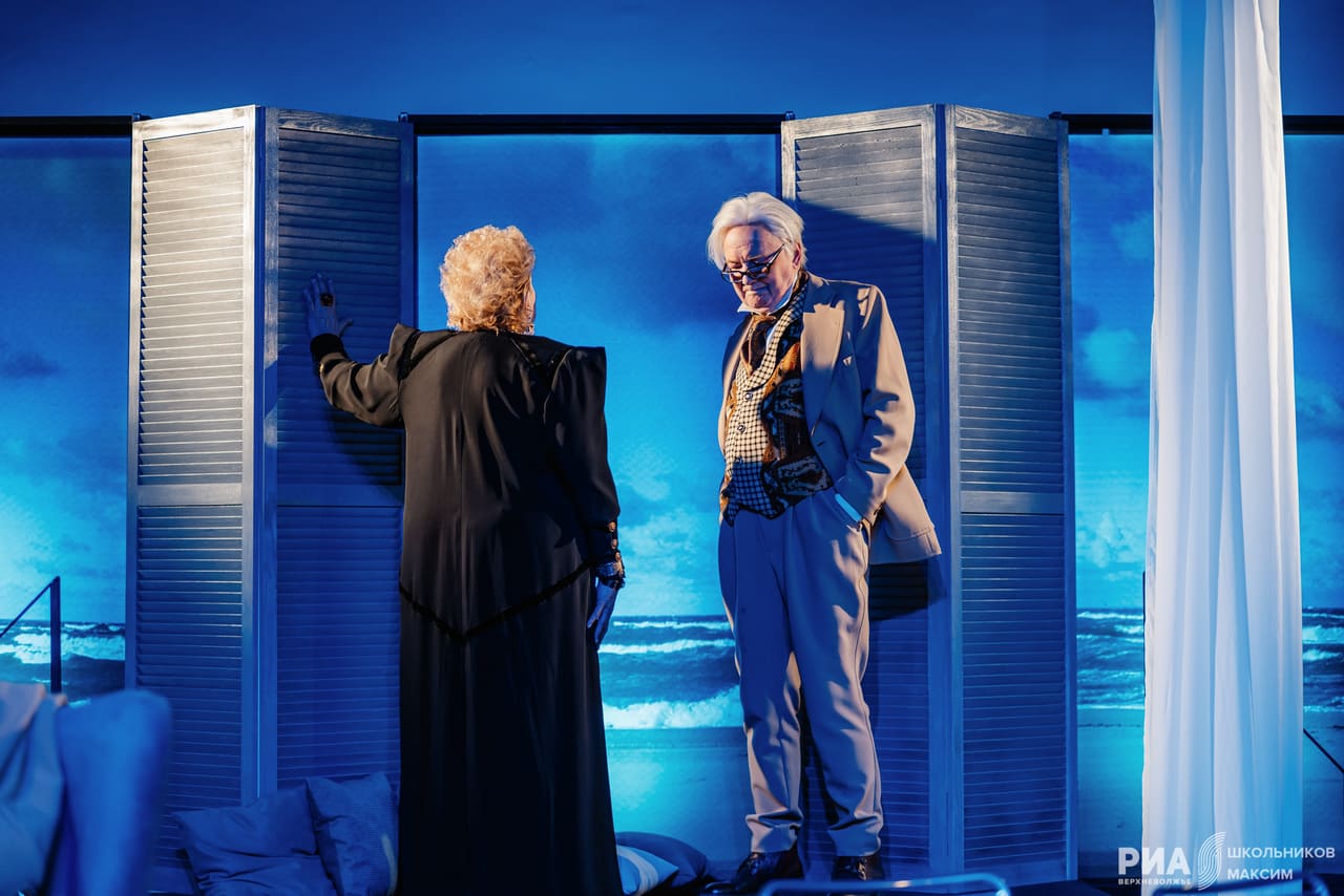 Забудем об этом: Как пожилая актриса справила сумасшедший юбилей в Тверском театре драмы