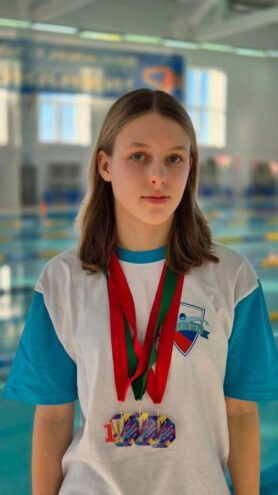 Спортсменка из Ржева Тверской области победила в соревнованиях по плаванию