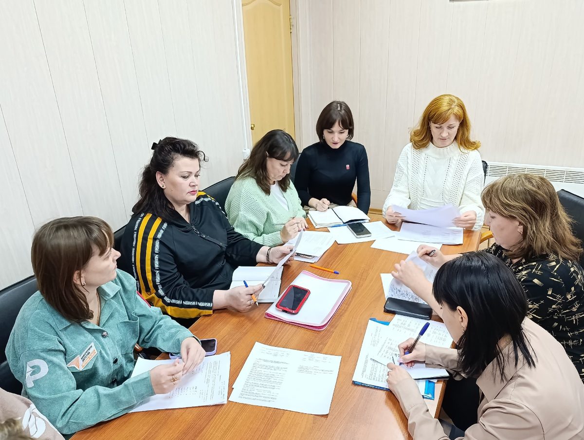 «Первые» обсудили в Вышнем Волочке планы на 2025 год «Первые» обсудили в Вышнем Волочке планы на 2025 год