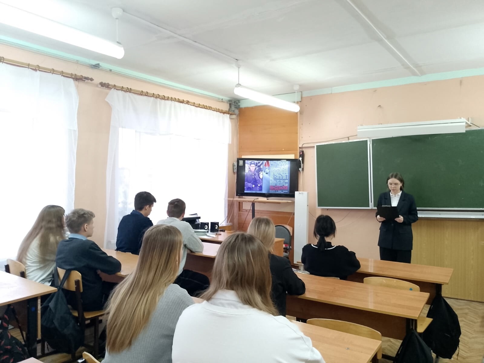 В Нелидове прошли уроки мужества в старших классах В Нелидове прошли уроки мужества в старших классах