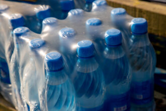 Врач рассказал, в каких случаях можно погибнуть от отравления питьевой водой