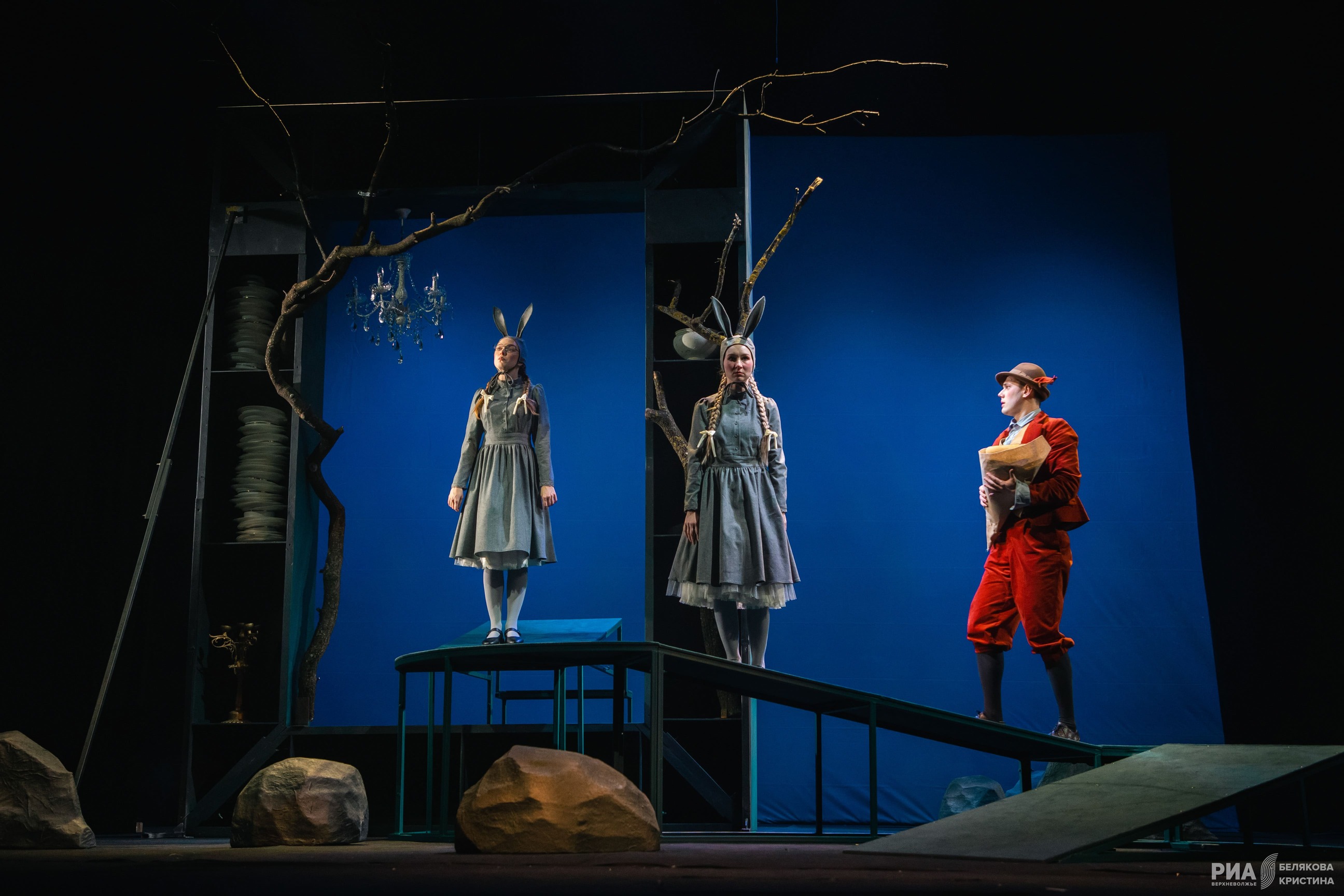 Людвиг XIV и Тутта единственная: В Тверском ТЮЗе рассказали историю "невозможной" дружбы Людвиг XIV и Тутта единственная: В Тверском ТЮЗе рассказали историю "невозможной" дружбы