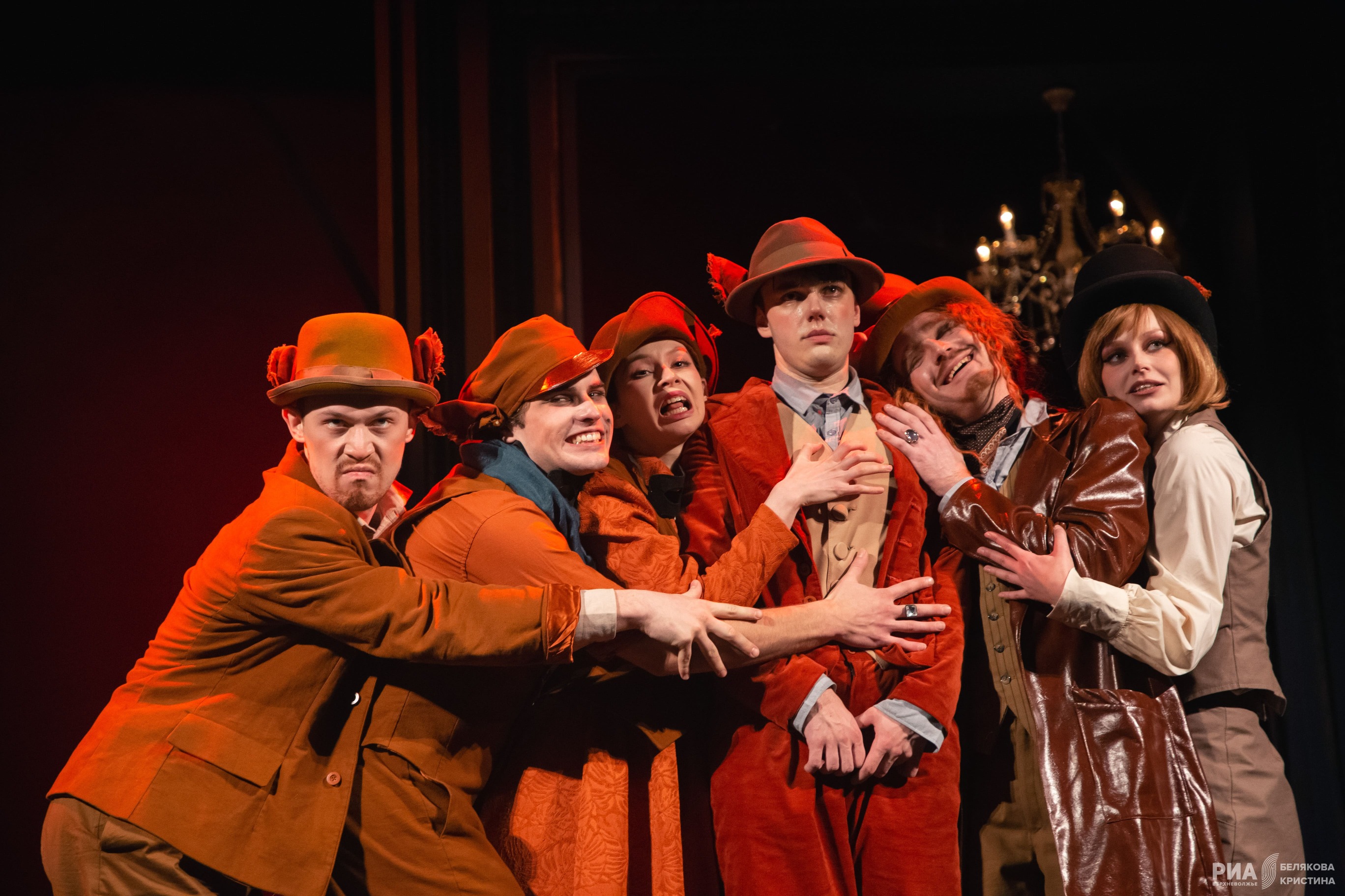 Людвиг XIV и Тутта единственная: В Тверском ТЮЗе рассказали историю "невозможной" дружбы Людвиг XIV и Тутта единственная: В Тверском ТЮЗе рассказали историю "невозможной" дружбы