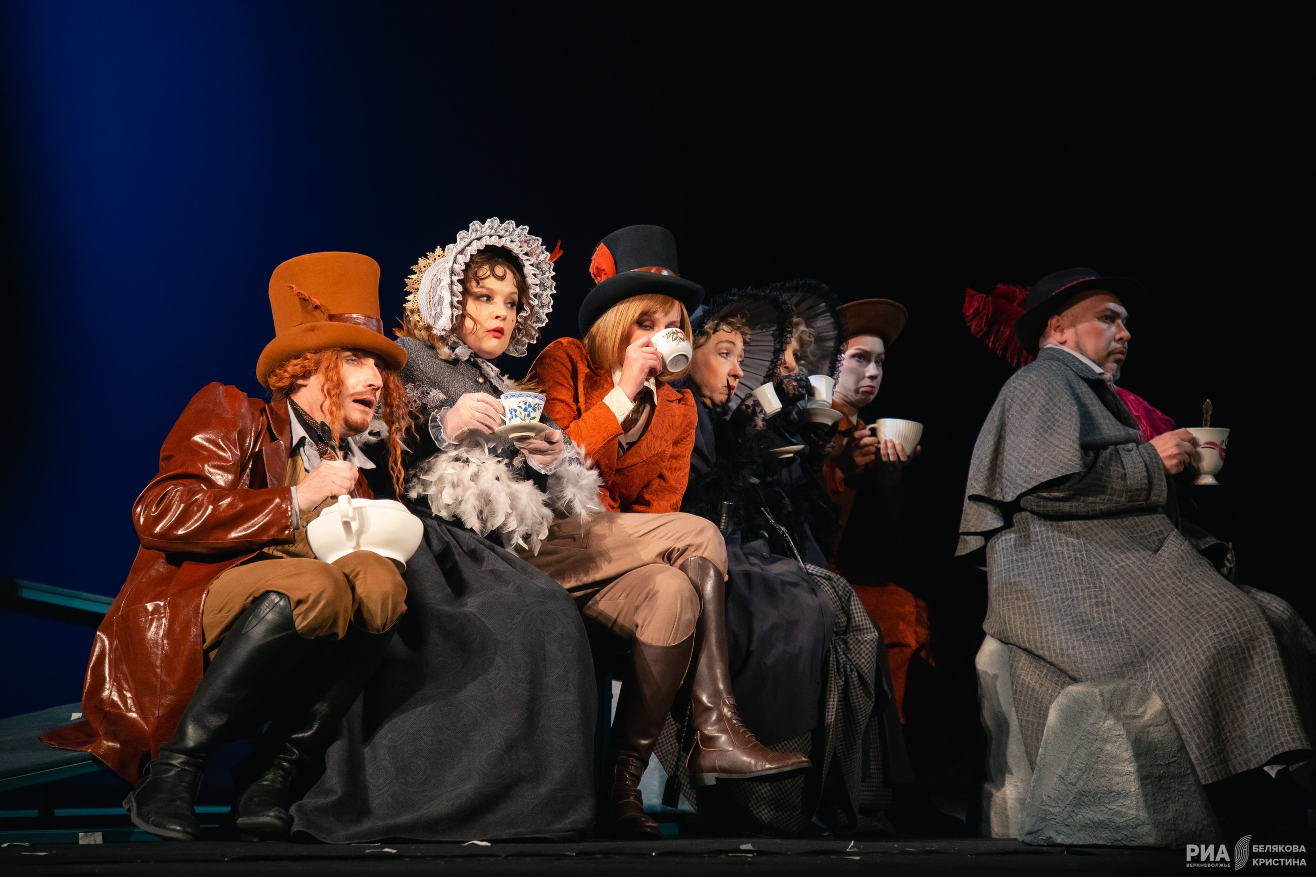 Людвиг XIV и Тутта единственная: В Тверском ТЮЗе рассказали историю "невозможной" дружбы Людвиг XIV и Тутта единственная: В Тверском ТЮЗе рассказали историю "невозможной" дружбы