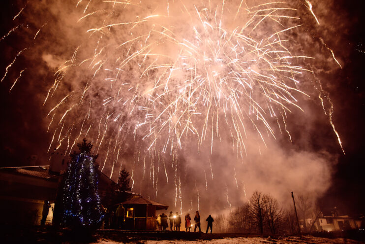 Жителям Тверской области напоминают о запрете на запуск пиротехнических изделий Жителям Тверской области напоминают о запрете на запуск пиротехнических изделий