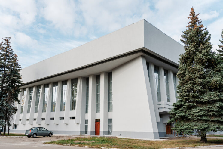 Было-стало: У Тверского театра кукол появилась новая вывеска