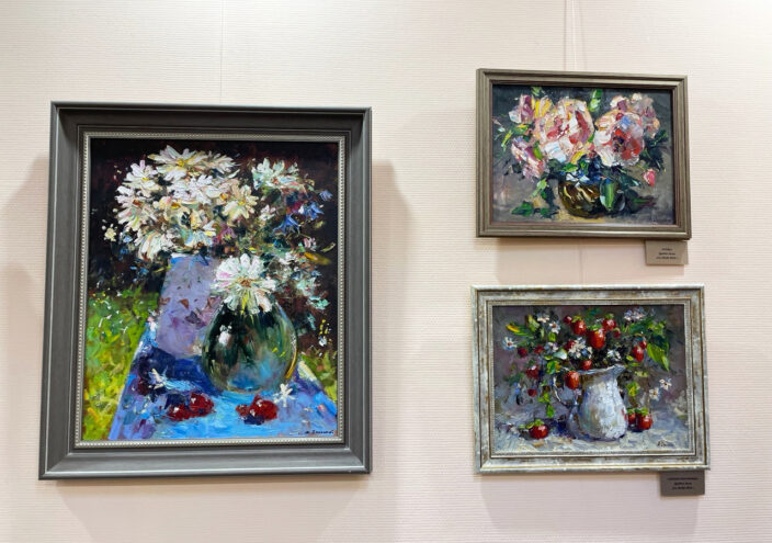 «Арт-кабинет» двух художников-любителей открылся в библиотеке Твери «Арт-кабинет» двух художников-любителей открылся в библиотеке Твери