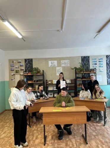 Студенты из Тверской области провели дебаты о языках народов России