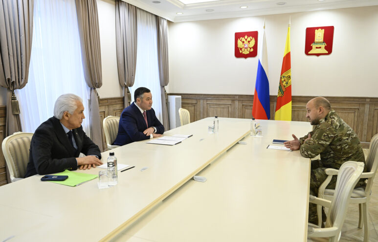 Игорь Руденя обсудил с участником СВО трудоустройство ветеранов спецоперации Игорь Руденя обсудил с участником СВО трудоустройство ветеранов спецоперации