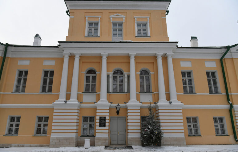 Идут века, но Пушкин остается: В обновленный музей Берново едут туристы со всей страны Идут века, но Пушкин остается: В обновленный музей Берново едут туристы со всей страны