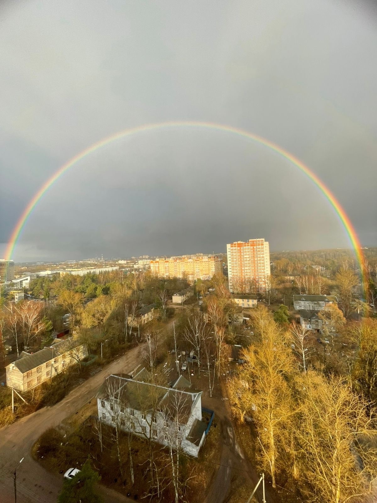 В первый день февраля в Твери сфотографировали радугу